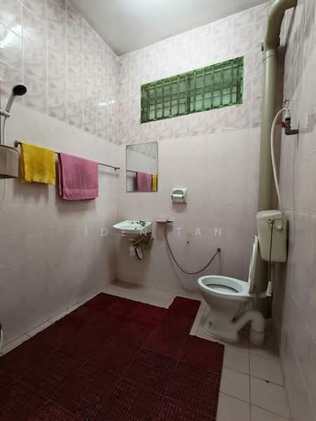 Rumah Teres 2 Tingkat untuk Dijual di Taman Sri Pulai Perdana (Skudai) - Iden Tan - Bathroom - PropertyGuru.com.my
