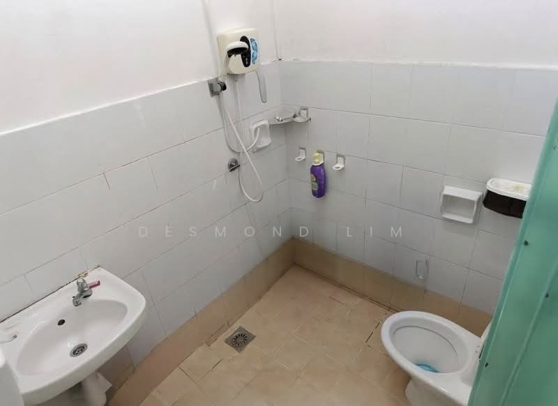 Rumah Teres 1 Tingkat untuk Dijual di Taman Puteri Wangsa (Ulu Tiram) - Desmond Lim - Bathroom - PropertyGuru.com.my