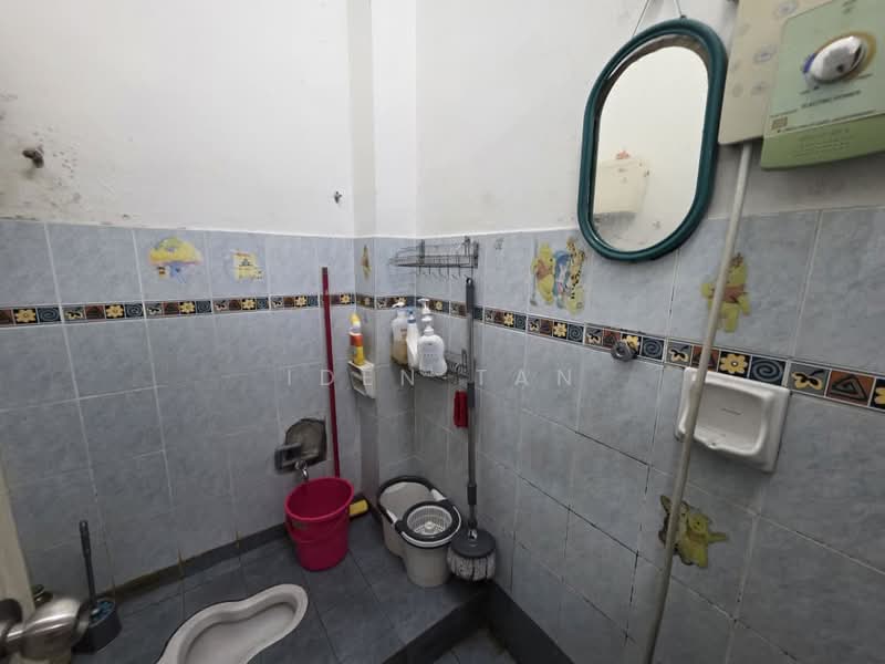 1-storey Terraced House for Sale in Bukit Indah (Iskandar Puteri (Nusajaya)) - Iden Tan - Bathroom - PropertyGuru.com.my