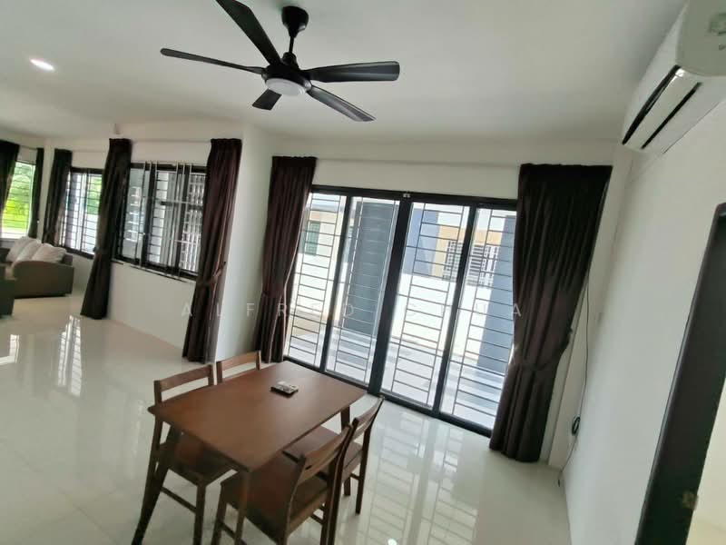 Rumah Berkembar untuk Dijual di Kuching (Sarawak) - Alfred Chua - Living Room - PropertyGuru.com.my