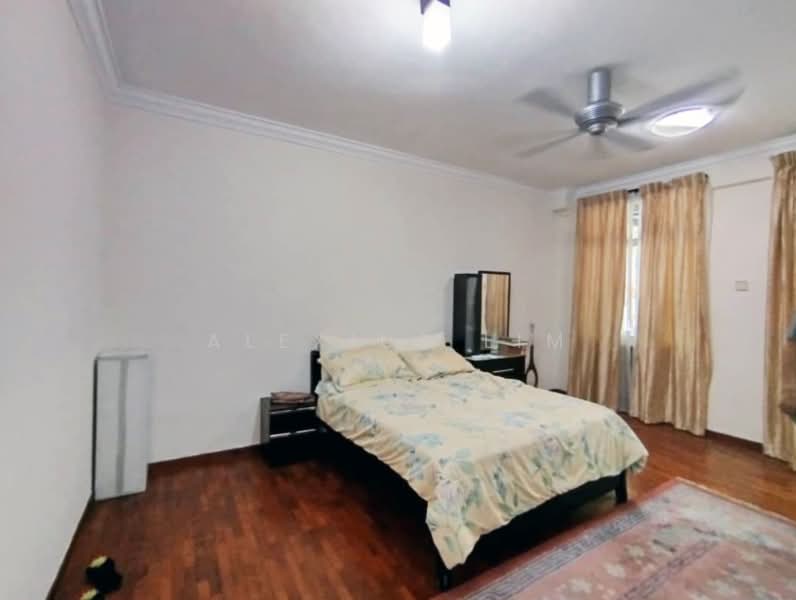 Rumah Teres 2.5 Tingkat untuk Dijual di Taman Sutera (Johor Bahru) - Alexius Lim - Bedroom - PropertyGuru.com.my