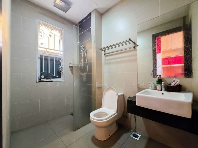 Zero-Lot Bungalow for Sale in Wangsa Maju (Kuala Lumpur) - Azli Ibrahim - Bathroom - PropertyGuru.com.my