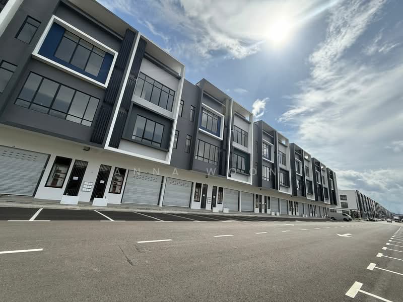 Shop / Office for Rent in Austin Crest (Johor Bahru) - Anna Woon - Exterior - PropertyGuru.com.my