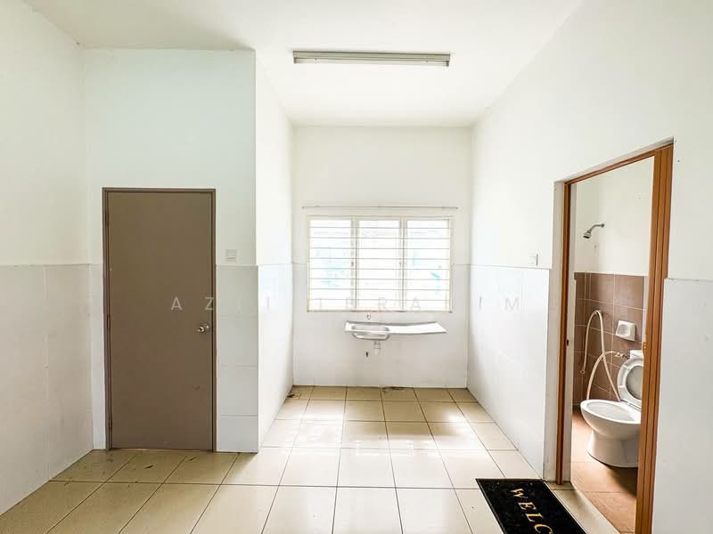 Rumah Teres 2 Tingkat untuk Dijual di Bandar Rinching Seksyen 6 (Semenyih) - Azli Ibrahim - Bathroom - PropertyGuru.com.my