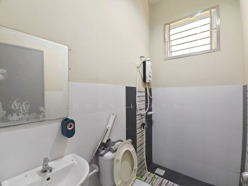 Rumah Teres 2 Tingkat untuk Dijual di Taman Setia Indah (Tebrau) - Chuan Liang - Bathroom - PropertyGuru.com.my