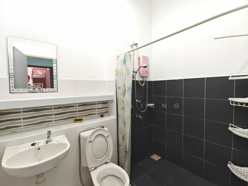 Rumah Teres 2 Tingkat untuk Dijual di Taman Setia Indah (Tebrau) - Chuan Liang - Bathroom - PropertyGuru.com.my