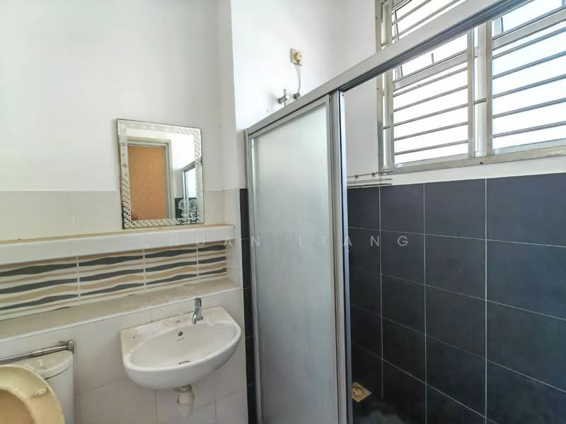 Rumah Teres 2 Tingkat untuk Dijual di Taman Setia Indah (Tebrau) - Chuan Liang - Bathroom - PropertyGuru.com.my