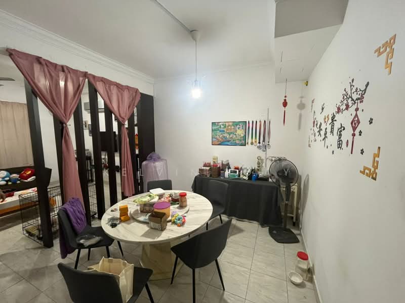 2.5-storey Terraced House for Sale in Taman Gaya (Ulu Tiram) - Kelvin Koay - Dining Room - PropertyGuru.com.my