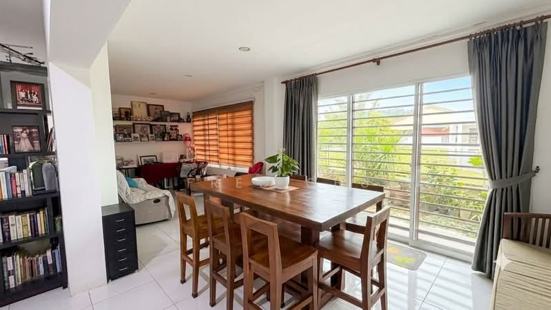 Rumah Teres 2 Tingkat untuk Dijual di Muara Tuang (Samarahan) - Alfred Chua - Dining Room - PropertyGuru.com.my