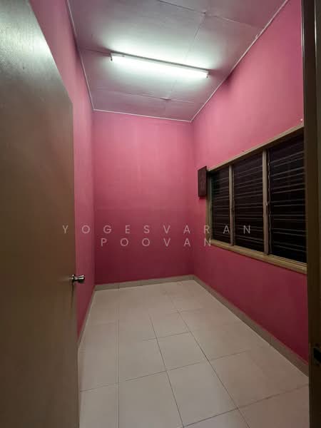 Terraced House for Sale in Kampung Jalan Kebun (Shah Alam) - Yogesvaran Poovan - Interior - PropertyGuru.com.my