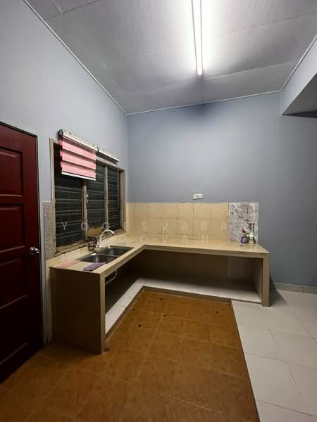 Terraced House for Sale in Kampung Jalan Kebun (Shah Alam) - Yogesvaran Poovan - Kitchen - PropertyGuru.com.my