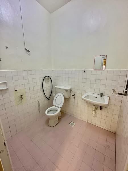 Rumah Teres 1 Tingkat untuk Dijual di Skudai (Johor) - Sharon Ng - Bathroom - PropertyGuru.com.my