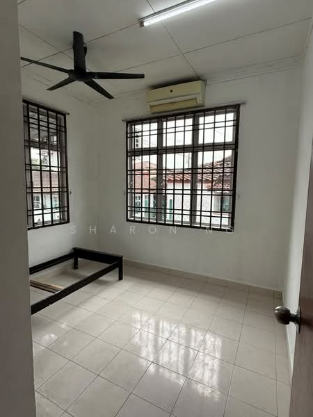 1-storey Terraced House for Sale in Bandar Uda Utama (Johor Bahru) - Sharon Ng - Bedroom - PropertyGuru.com.my