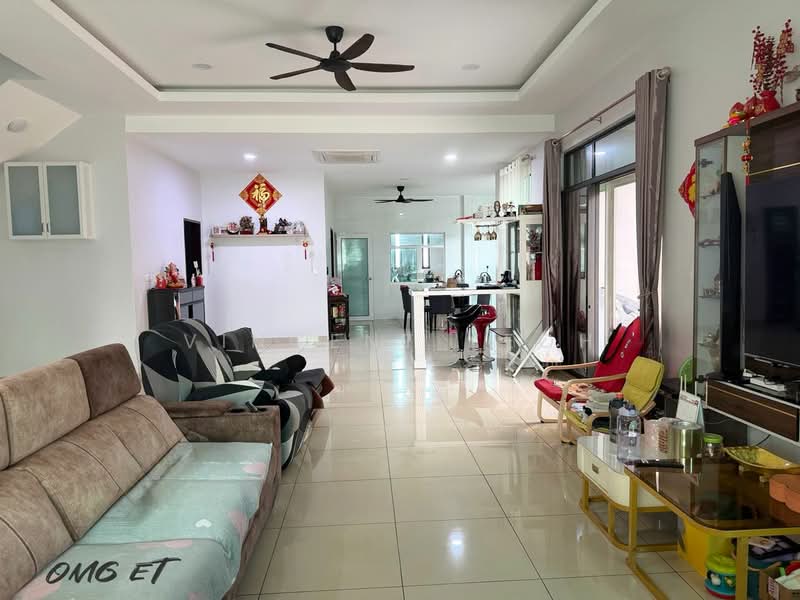 Rumah Berkembar untuk Dijual di Canary Garden (Klang) - Vincent Yeoh - Living Room - PropertyGuru.com.my