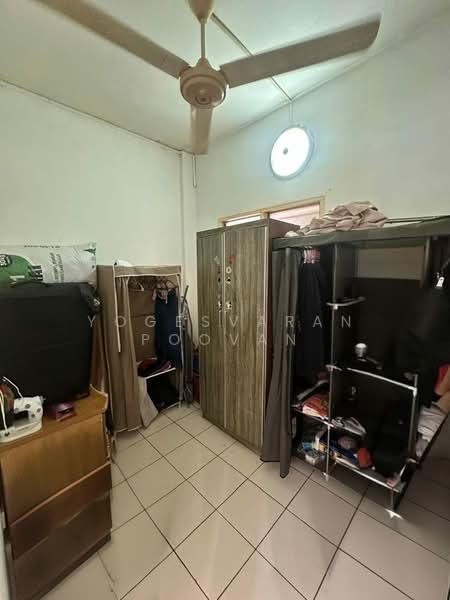 Pangsapuri untuk Dijual di Tropika Apartment - Yogesvaran Poovan - Bedroom - PropertyGuru.com.my