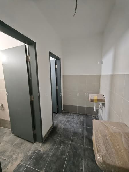 Shop / Office for Rent in Bandar Baru Permas Jaya (Permas Jaya) - Fu Guan - Bathroom - PropertyGuru.com.my