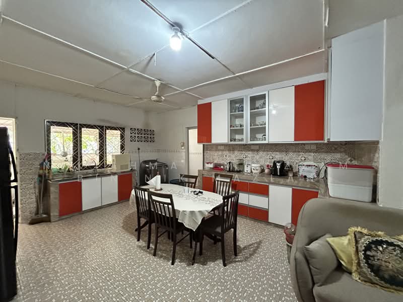 Rumah Banglo untuk Dijual di SS1 (Petaling Jaya) - Nik Ahmad Muazzam Bin Nik Mazlan - Kitchen - PropertyGuru.com.my