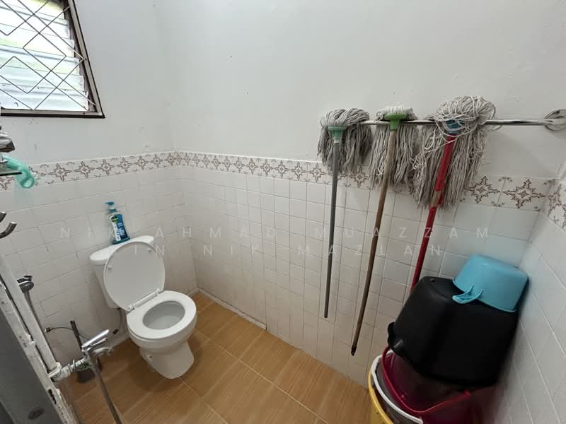Rumah Banglo untuk Dijual di SS1 (Petaling Jaya) - Nik Ahmad Muazzam Bin Nik Mazlan - Bathroom - PropertyGuru.com.my