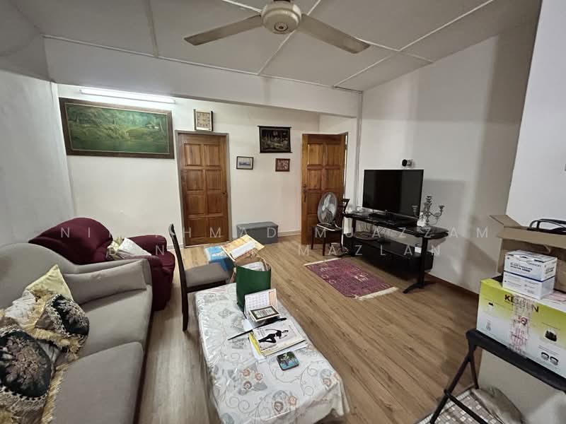 Rumah Banglo untuk Dijual di SS1 (Petaling Jaya) - Nik Ahmad Muazzam Bin Nik Mazlan - Living Room - PropertyGuru.com.my