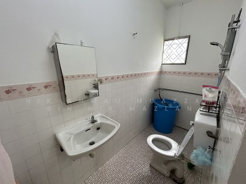 Rumah Banglo untuk Dijual di SS1 (Petaling Jaya) - Nik Ahmad Muazzam Bin Nik Mazlan - Bathroom - PropertyGuru.com.my