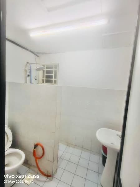 Townhouse for Rent in Batu 9 (Cheras) - Erin Yusof - Bathroom - PropertyGuru.com.my