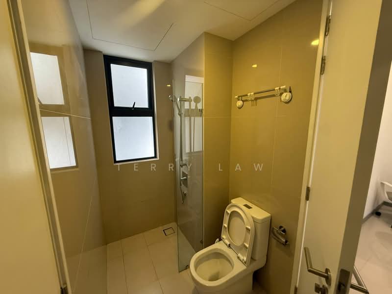 Servis Apartment untuk Disewa di Southlink - Terry Law - Bathroom - PropertyGuru.com.my
