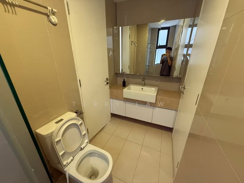 Servis Apartment untuk Disewa di Southlink - Terry Law - Bathroom - PropertyGuru.com.my