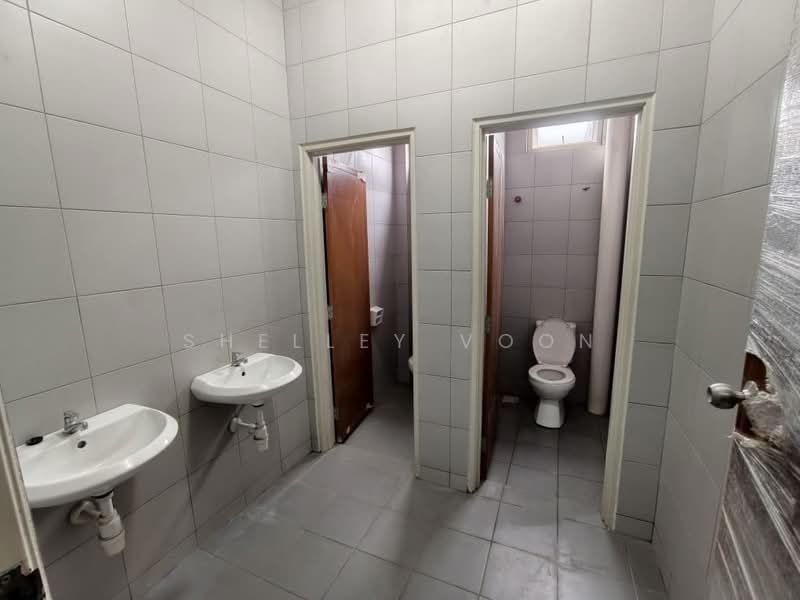 Commercial Semi-D for Rent in Juru (Penang) - Shelley Voon - Bathroom - PropertyGuru.com.my