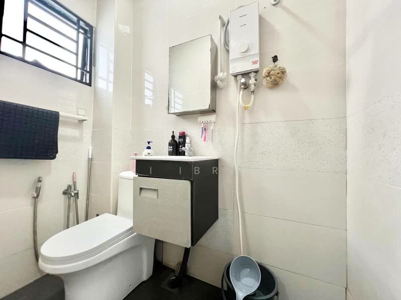 2-storey Terraced House for Sale in Taman Koperasi Cuepacs (Cheras) - Azli Ibrahim - Bathroom - PropertyGuru.com.my