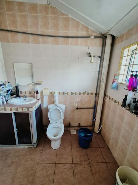 Rumah Teres 2.5 Tingkat untuk Dijual di Taman Putra (Ampang) - Zheng Hong Tan - Bathroom - PropertyGuru.com.my