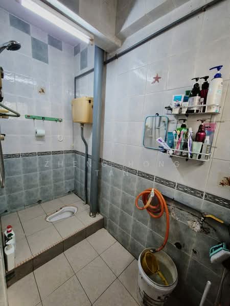 Rumah Teres 2.5 Tingkat untuk Dijual di Taman Putra (Ampang) - Zheng Hong Tan - Bathroom - PropertyGuru.com.my