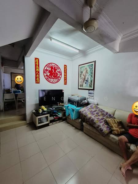 Rumah Teres 2.5 Tingkat untuk Dijual di Taman Putra (Ampang) - Zheng Hong Tan - Living Room - PropertyGuru.com.my