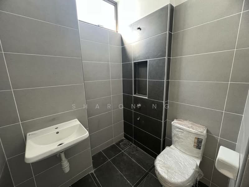 Rumah Teres 2 Tingkat untuk Dijual di Taman Mutiara Rini (Skudai) - Sharon Ng - Bathroom - PropertyGuru.com.my