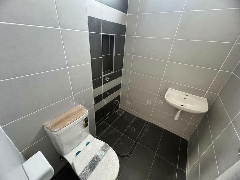 Rumah Teres 2 Tingkat untuk Dijual di Taman Mutiara Rini (Skudai) - Sharon Ng - Bathroom - PropertyGuru.com.my