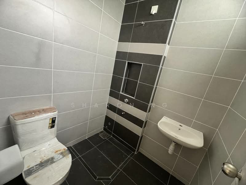 Rumah Teres 2 Tingkat untuk Dijual di Taman Mutiara Rini (Skudai) - Sharon Ng - Bathroom - PropertyGuru.com.my