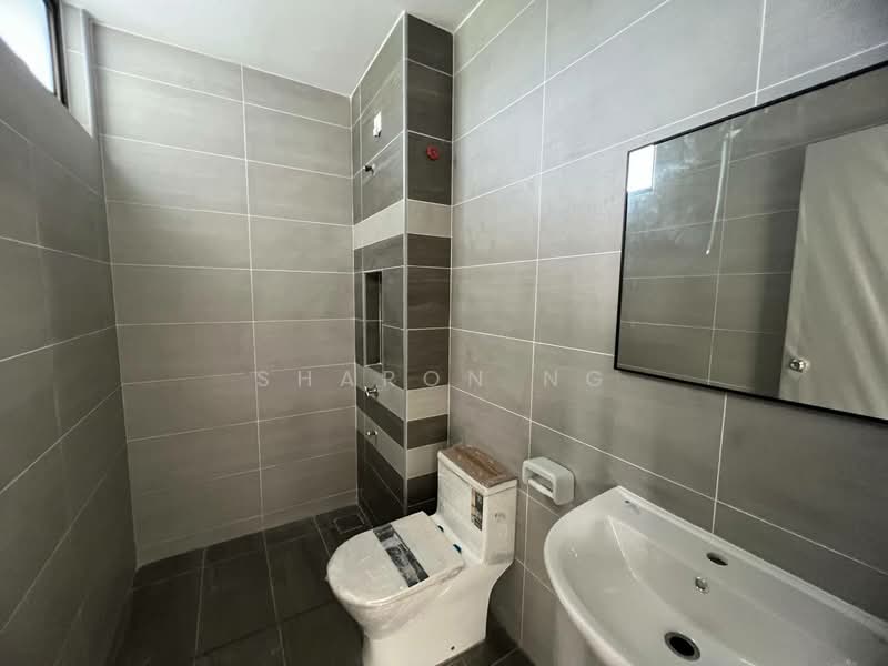 Rumah Teres 2 Tingkat untuk Dijual di Taman Mutiara Rini (Skudai) - Sharon Ng - Bathroom - PropertyGuru.com.my