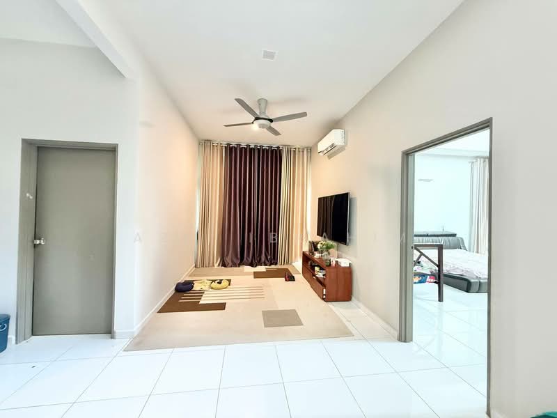 Rumah Teres 2 Tingkat untuk Dijual di Seksyen 8 (Bangi) - Azli Ibrahim - Living Room - PropertyGuru.com.my