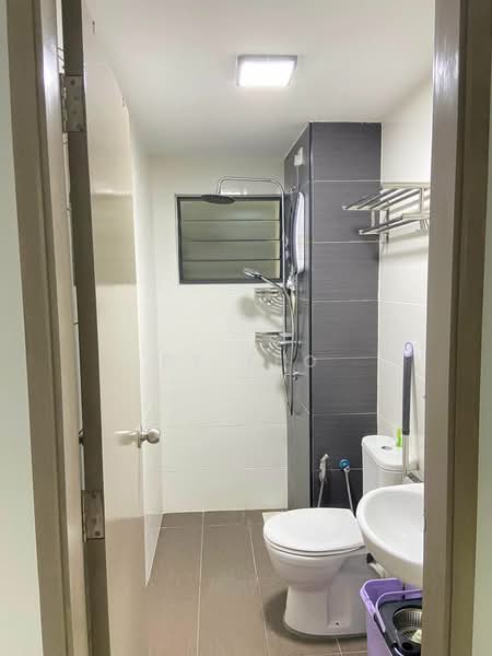 Kondominium untuk Dijual di Oasis 2 Residence - PY Teo - Bathroom - PropertyGuru.com.my