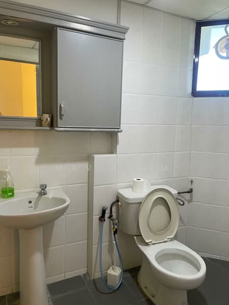 Kondominium untuk Disewa di Marina Bay Condominium - Mavis Lim - Bathroom - PropertyGuru.com.my