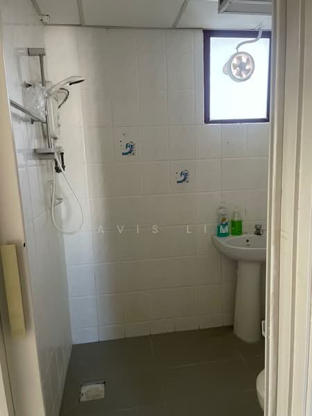 Kondominium untuk Disewa di Marina Bay Condominium - Mavis Lim - Bathroom - PropertyGuru.com.my