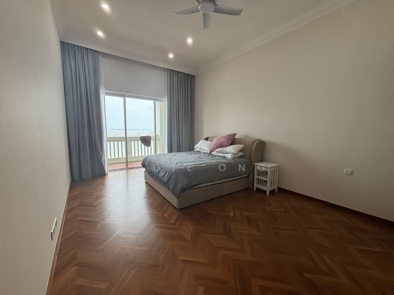Service Residence for Rent at Straits Quay (The Suites at Waterside) - Engie Ong - Bedroom - PropertyGuru.com.my