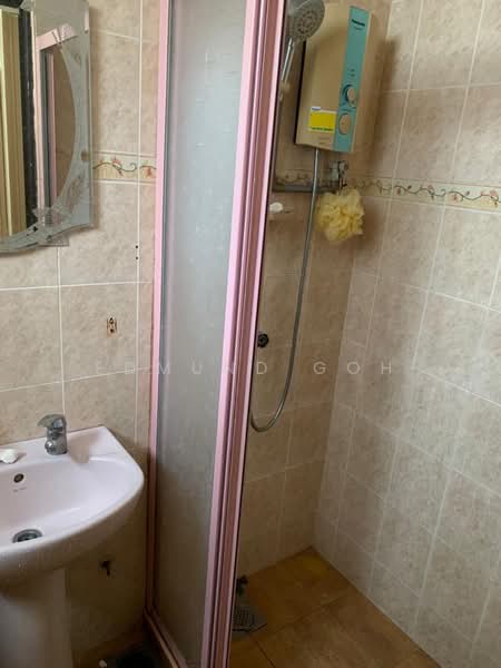 Pangsapuri untuk Disewa di Pangsapuri Lagoon Perdana - Edmund Goh - Bathroom - PropertyGuru.com.my