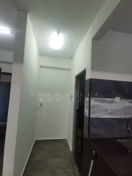 Rumah Flat untuk Disewa di Flat Taman Desa Cheras (Blok 1 3 5 7) - Shawn Lee Kah Kit - Corridor - PropertyGuru.com.my