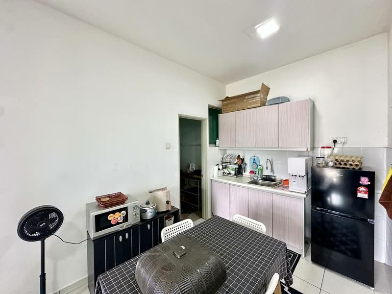 Service Residence for Sale at The Zizz @ Damansara North - Azli Ibrahim - Kitchen - PropertyGuru.com.my