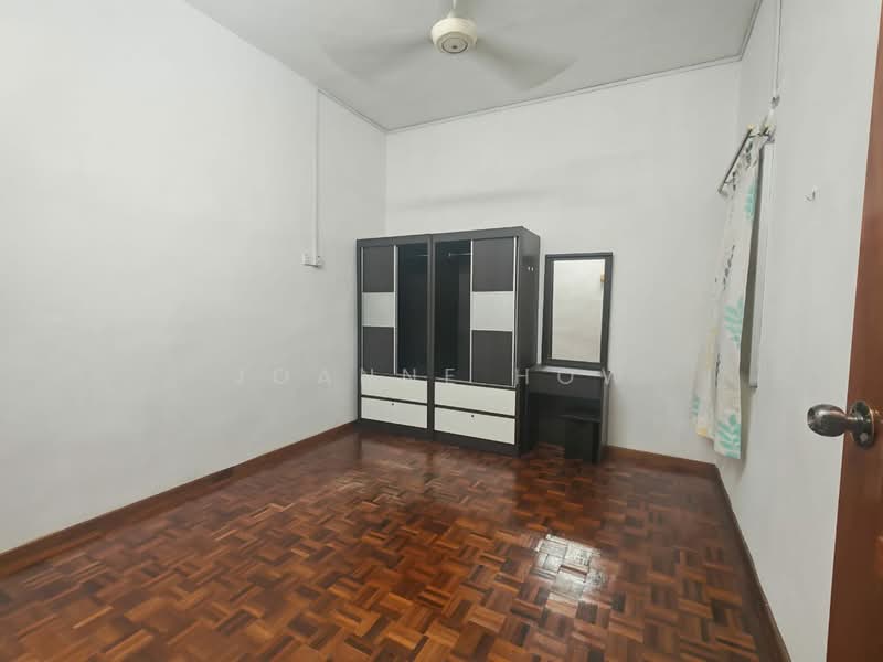 Pangsapuri untuk Dijual di Pangsapuri Durian Daun - Joanne How - Bedroom - PropertyGuru.com.my