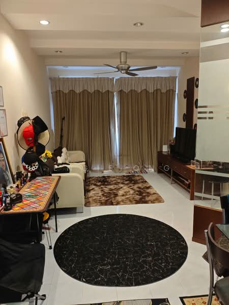 Kondominium untuk Dijual di Eden Seaview Condominium - Engie Ong - Living Room - PropertyGuru.com.my