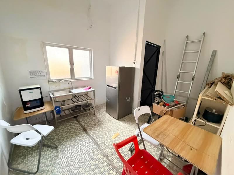 2-storey Terraced House for Sale in Johor Bahru (Johor) - Yen Ma - Kitchen - PropertyGuru.com.my