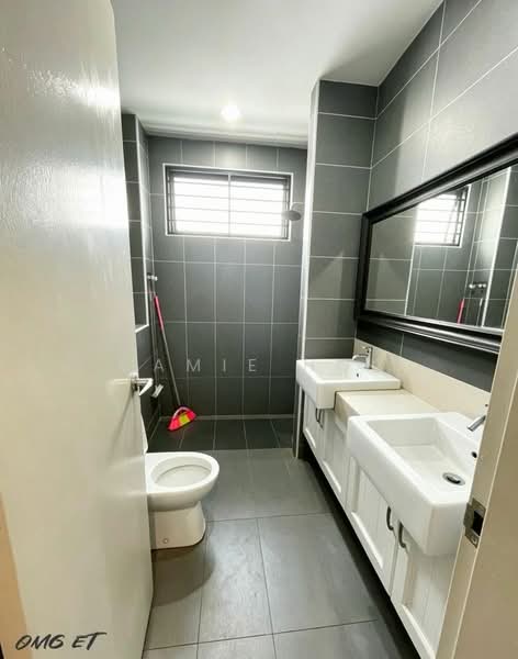 Semi-Detached House for Sale in Telok Panglima Garang (Selangor) - Camie Hoo - Bathroom - PropertyGuru.com.my