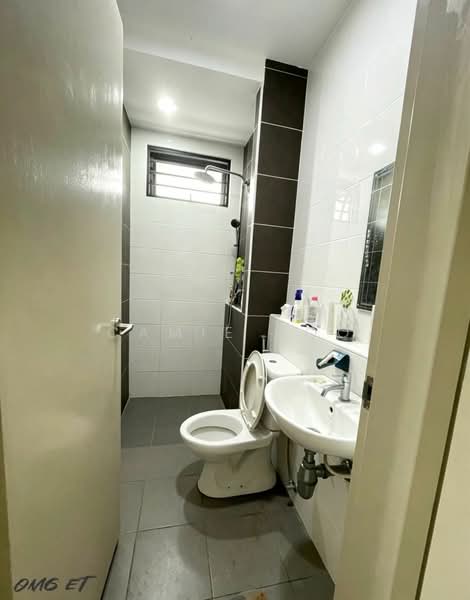 Semi-Detached House for Sale in Telok Panglima Garang (Selangor) - Camie Hoo - Bathroom - PropertyGuru.com.my