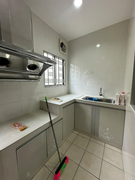 2-storey Terraced House for Sale in Taman Mutiara Rini (Skudai) - Elyn Tay - Kitchen - PropertyGuru.com.my